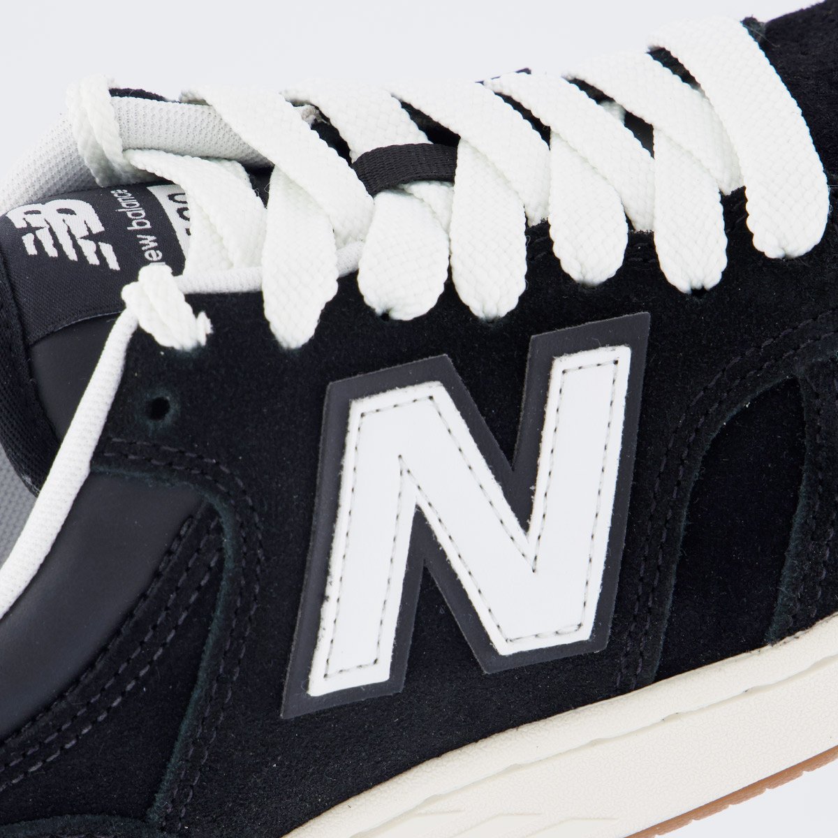 Tênis New Balance 480 Low Feminino Preto e Bege Preto 7