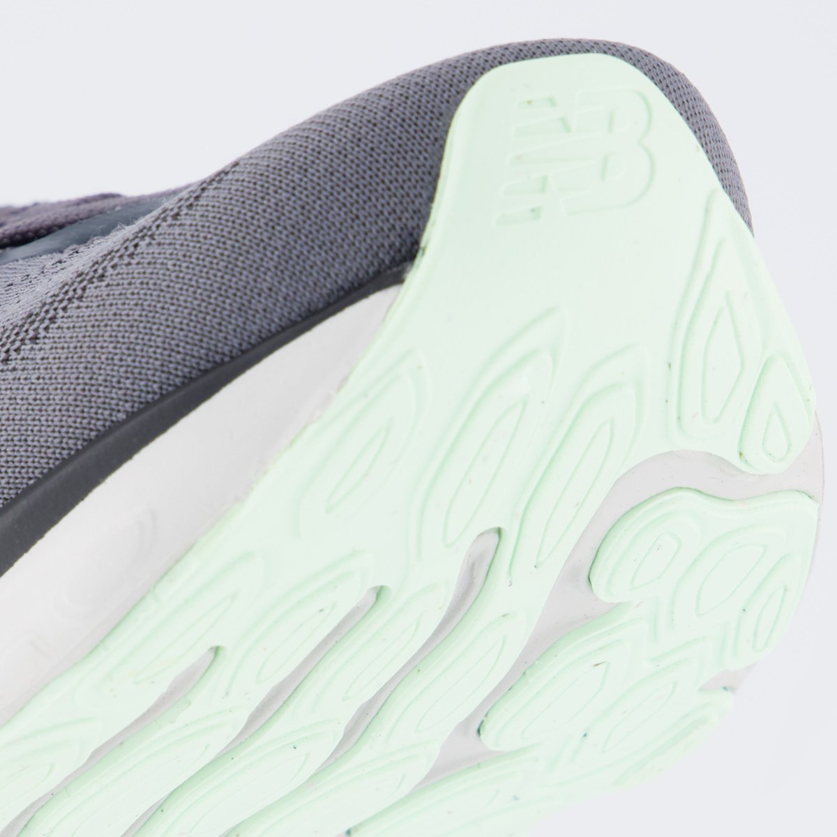 Tênis New Balance Fresh Foam 680 V8 Cinza Cinza 8