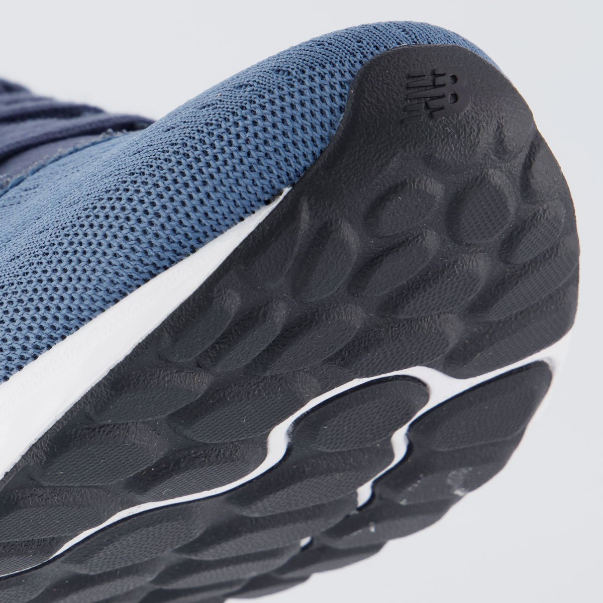 Tênis New Balance Fresh Foam Arishi V4 Azul Azul 8