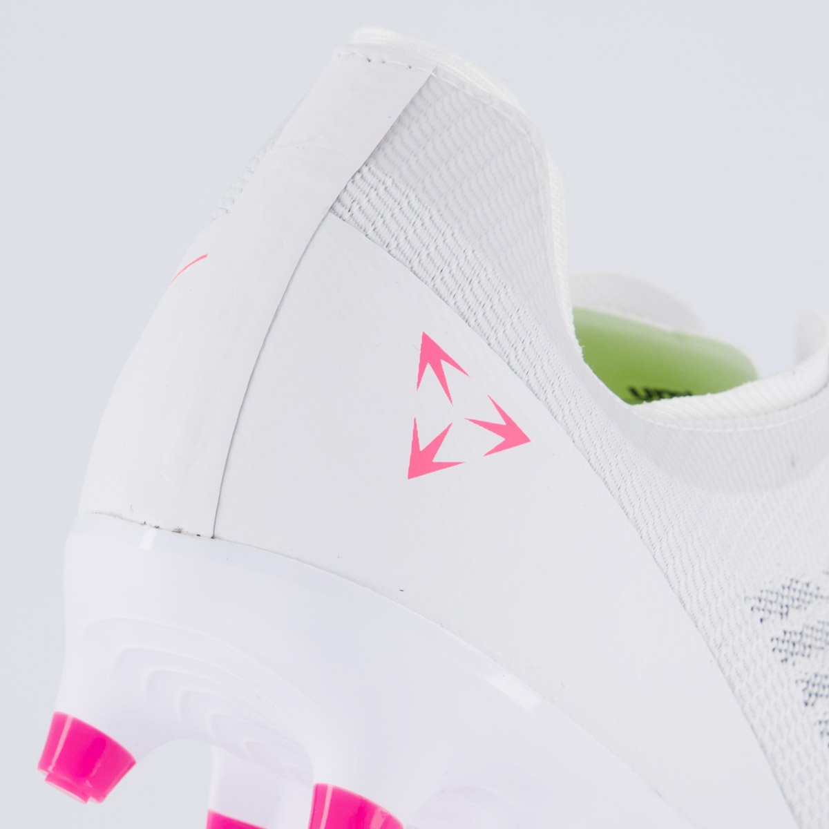 Chuteira Umbro Velocita Décimo Premier Campo Branca e Rosa Branco 6