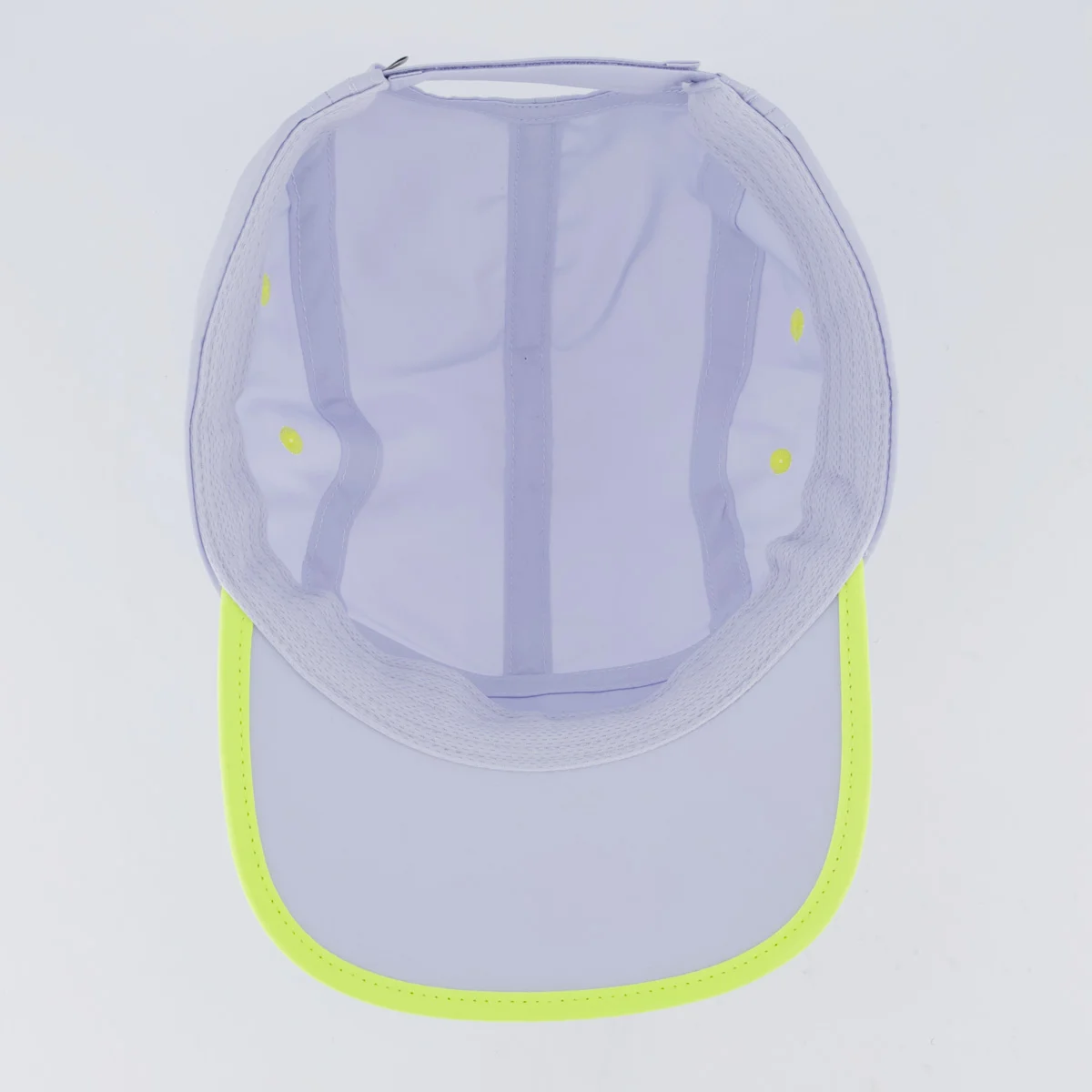 Boné Puma ESS Running 5 Panel Branco 4