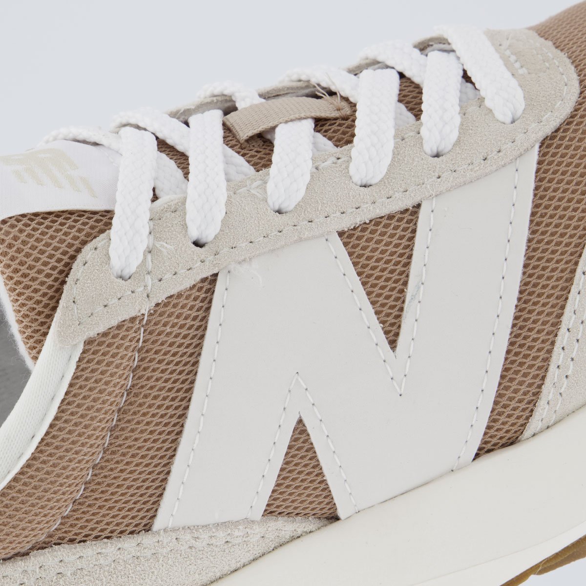 Tênis New Balance 370 V1 Feminino Bege Bege 7