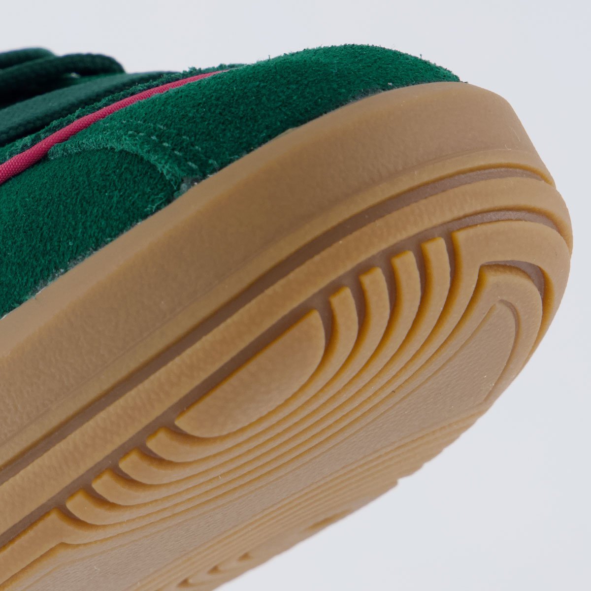 Tênis Puma Club Klassika SD Feminino Verde e Rosa Verde 8