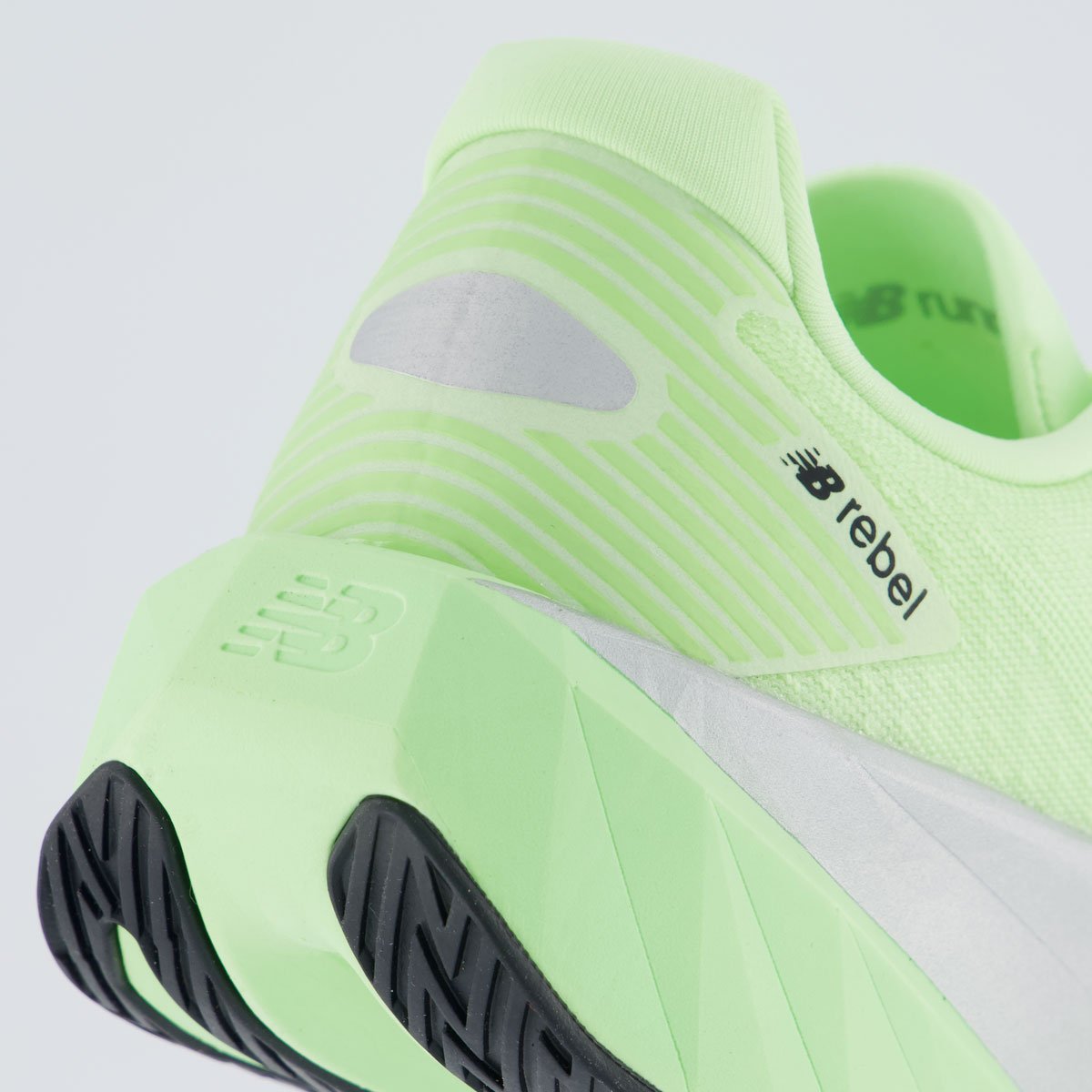 Tênis New Balance Fuelcell Rebel V5 Feminino Verde Verde 6