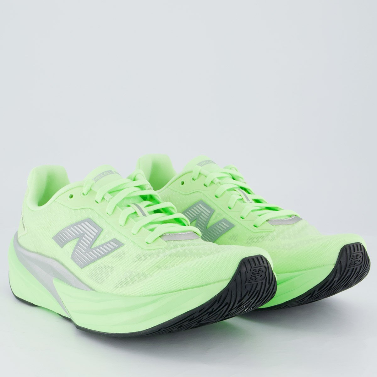 Tênis New Balance Fuelcell Rebel V5 Verde e Prata Verde 2