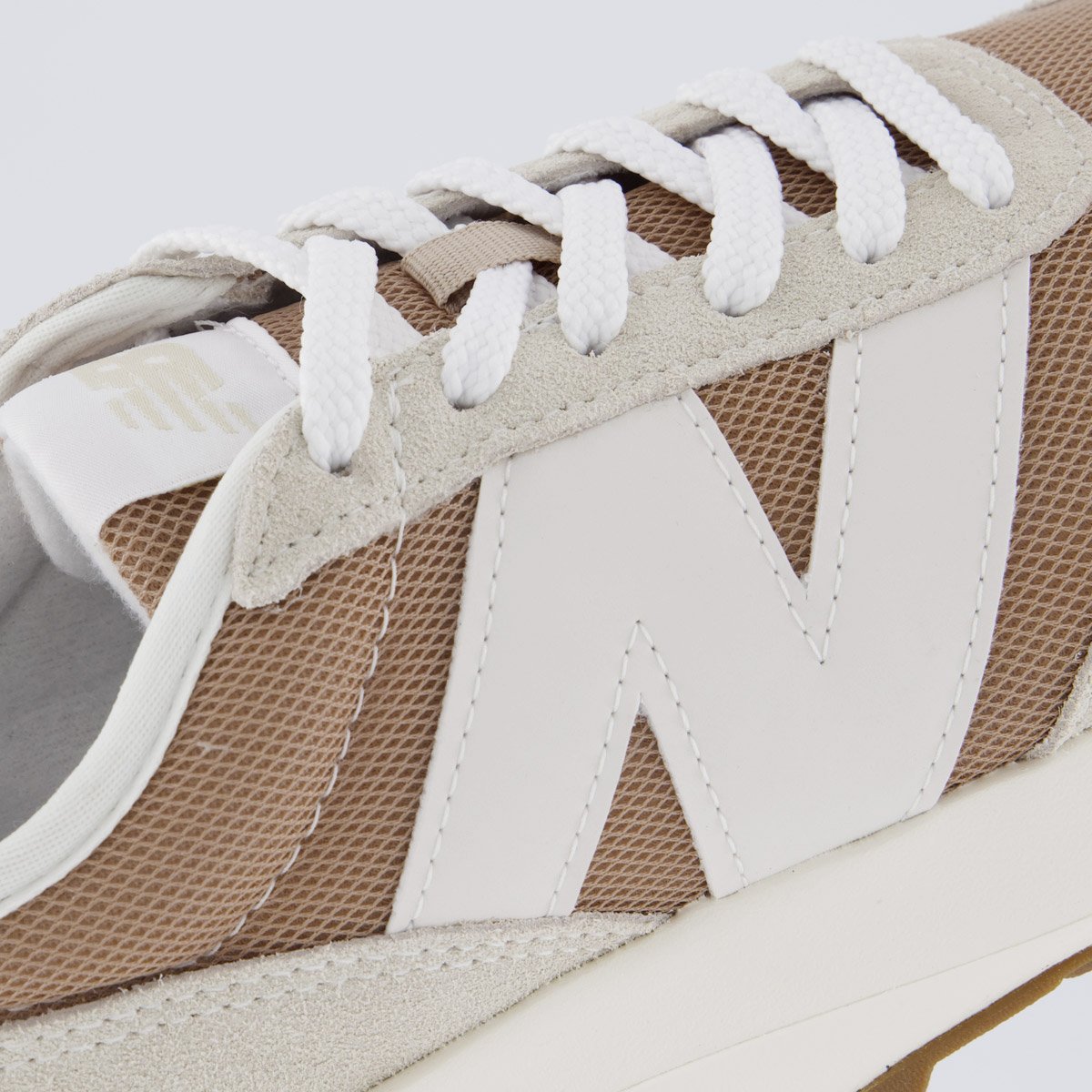 Tênis New Balance 370 V1 Bege Bege 7