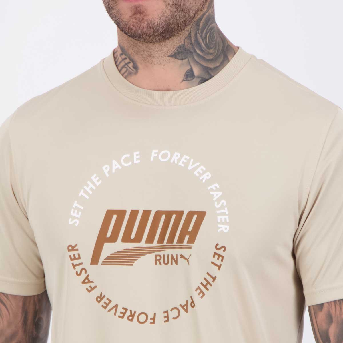 Camiseta Puma Graphic Run Emblem Tee Bege Bege 5