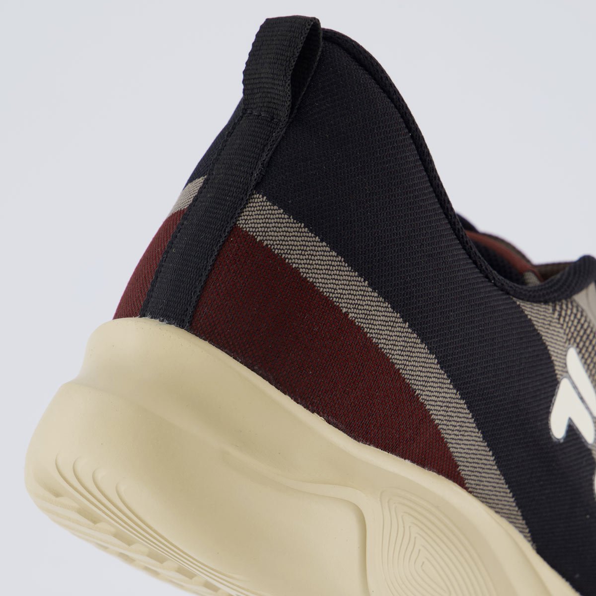 Tênis Fila Vector Cinza e Preto Marrom 6