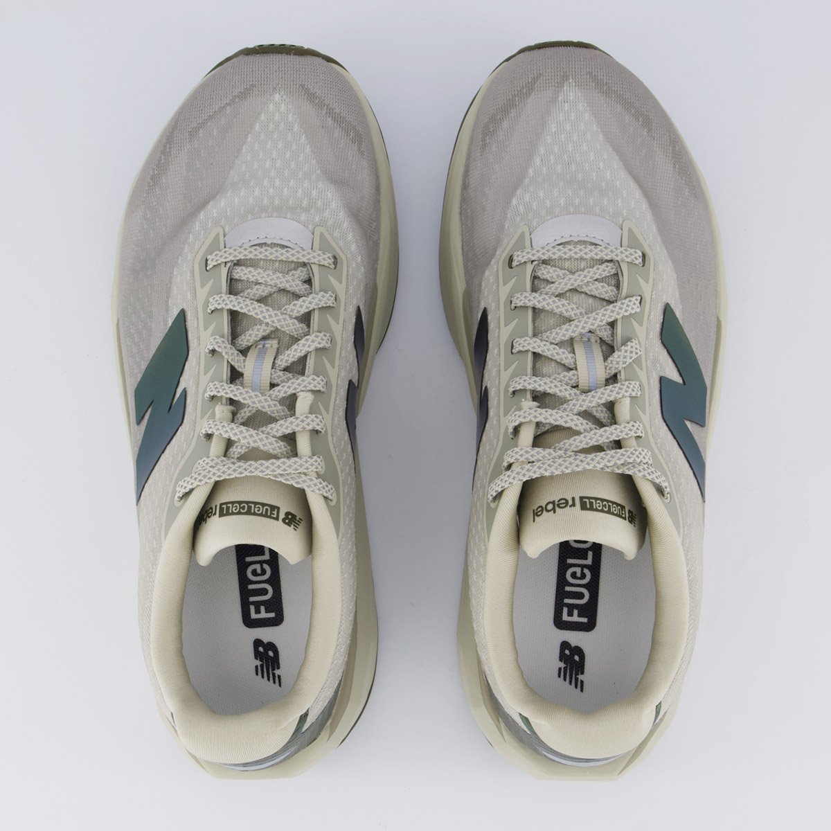 Tênis New Balance Fuelcell Rebel V5 Cinza e Roxo Bege 4
