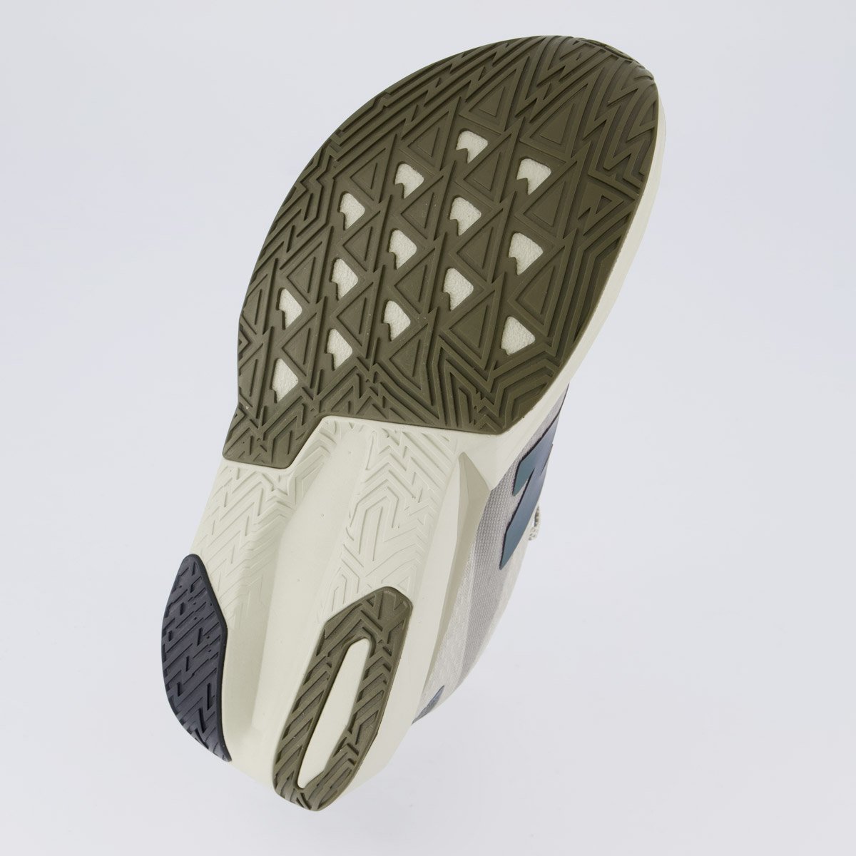 Tênis New Balance Fuelcell Rebel V5 Cinza e Roxo Bege 5