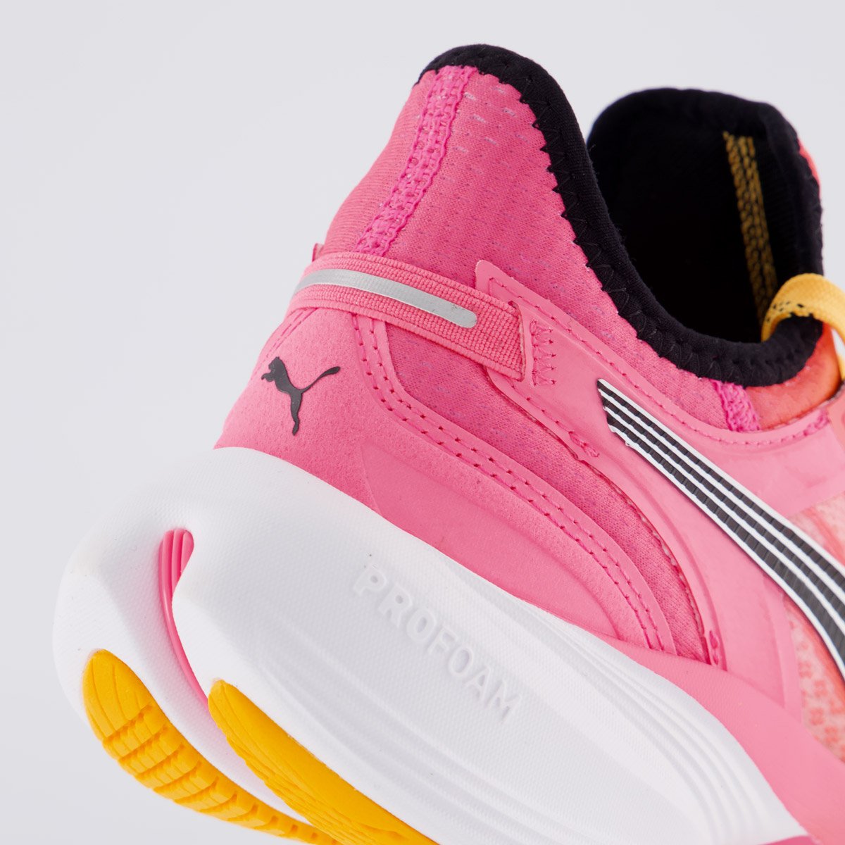 Tenis Puma Conduct Pro WNS Feminino Laranja Laranja/Rosa 6