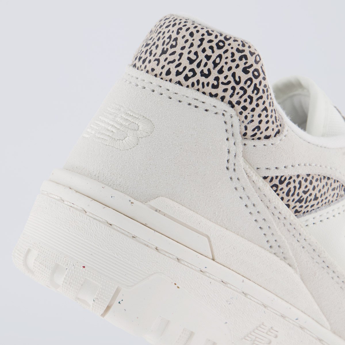 Tênis New Balance 550 Feminino Cinza Claro Cinza 6