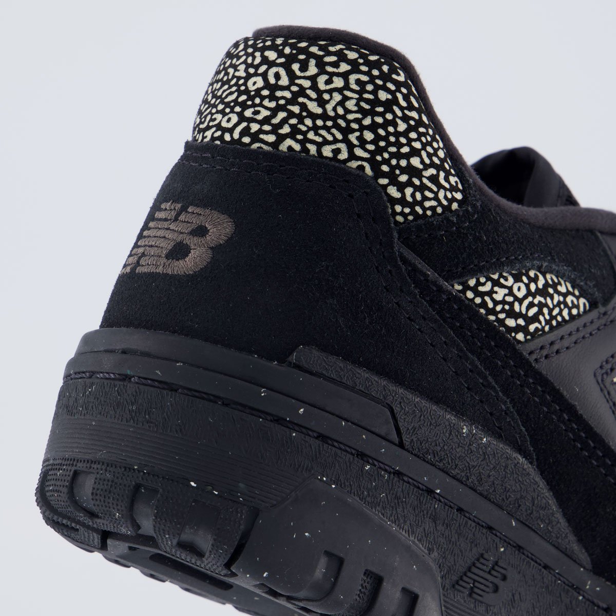 Tênis New Balance 550 Feminino Preto Preto 6