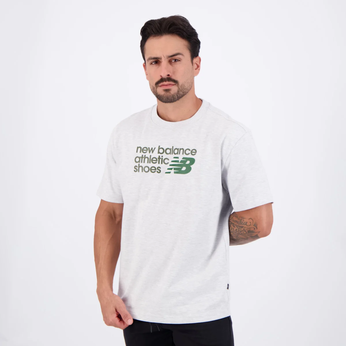 Camisa New Balance Athletics Relaxed Premium Chest Cinza Cinza 3
