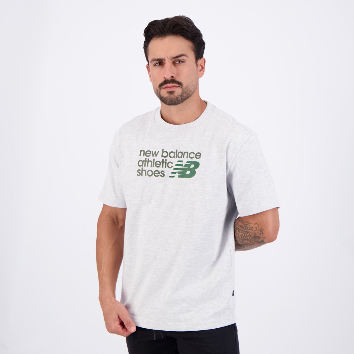 Camisa New Balance Athletics Relaxed Premium Chest Cinza Cinza 3