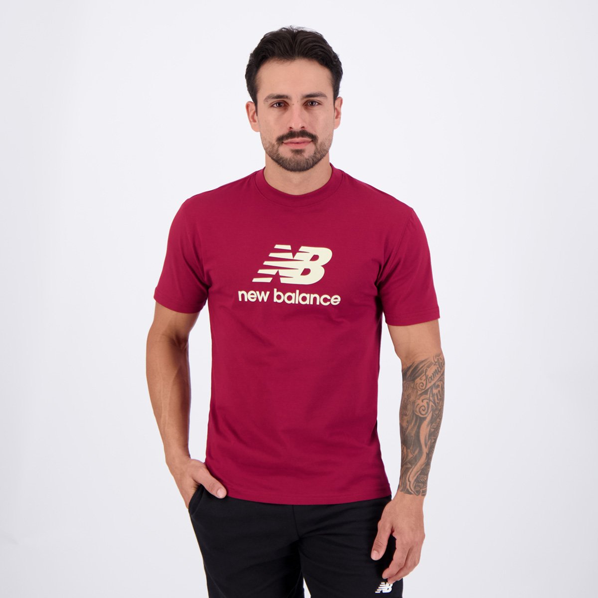 Camisa New Balance Essentials Vinho