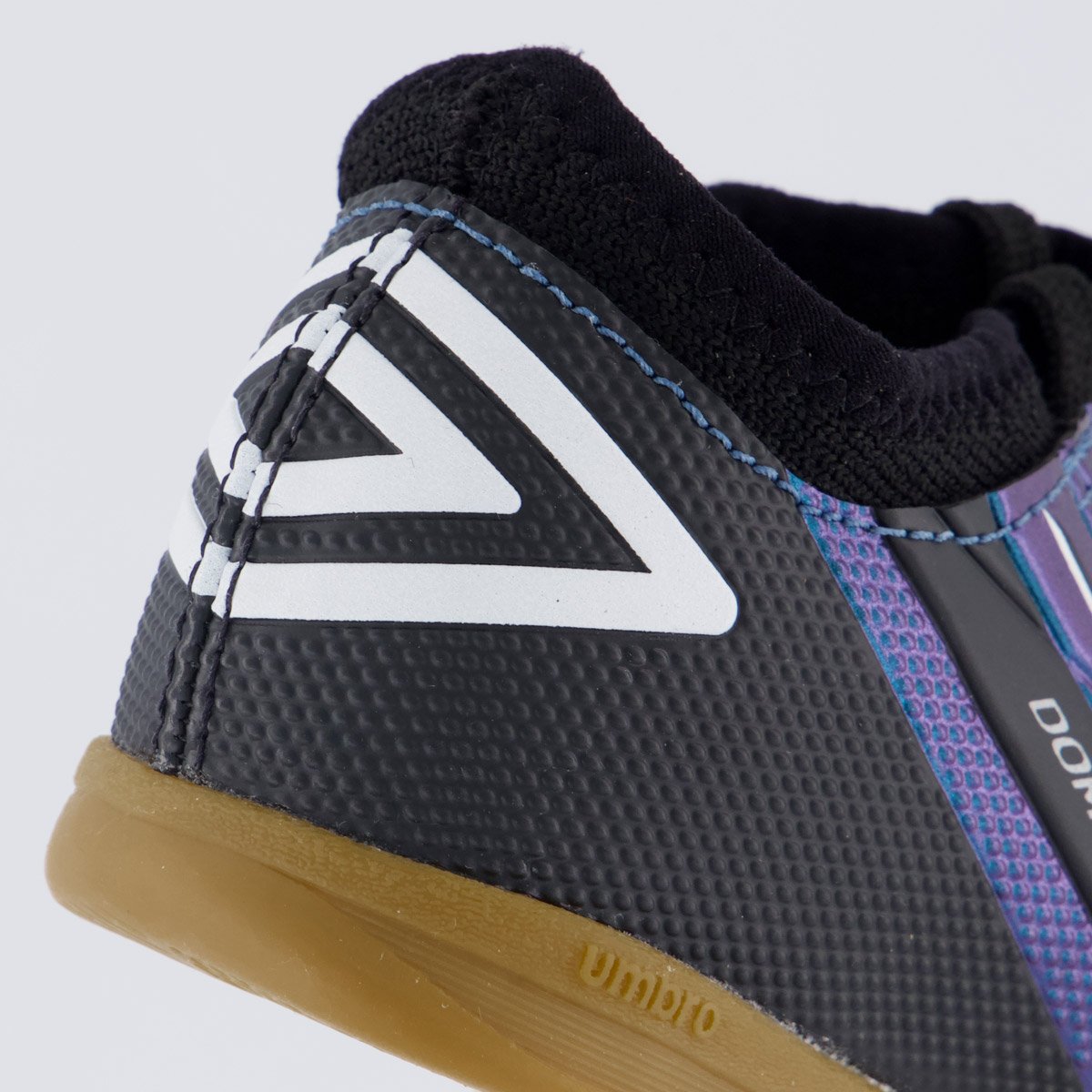 Chuteira Umbro Domain Futsal Juvenil Preta e Azul Preto 6