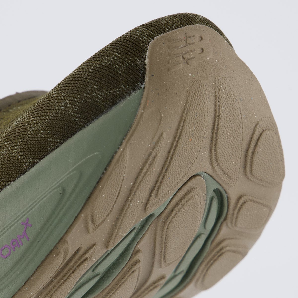 Tênis New Balance Fresh Foam X 1080 V14 Verde Musgo Verde 8