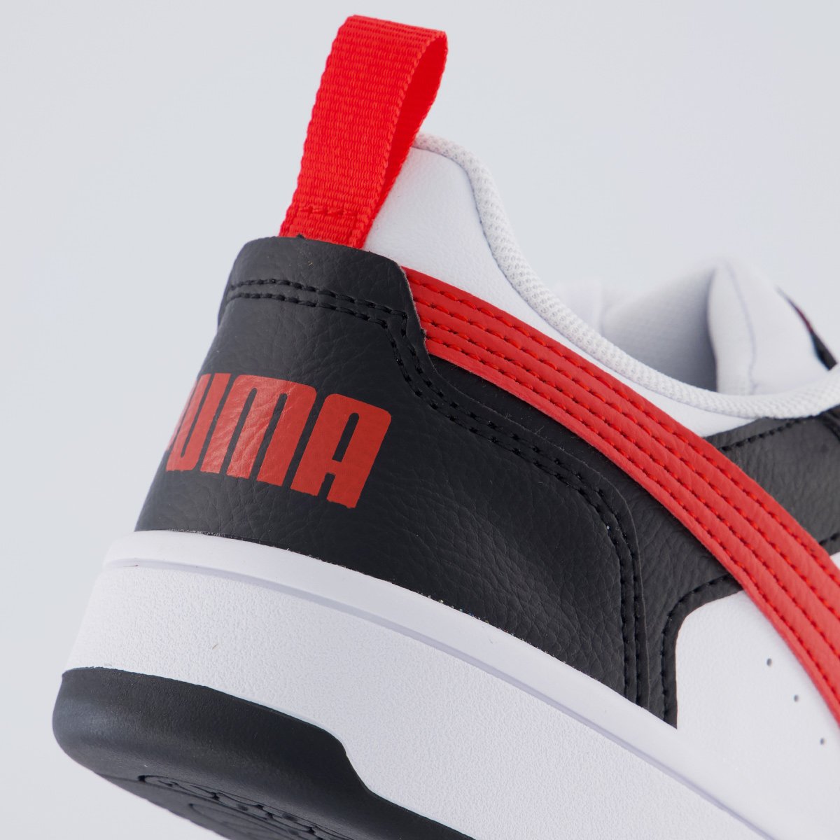 Tênis Puma Rebound V6 Juvenil Branco e Preto Branco 6