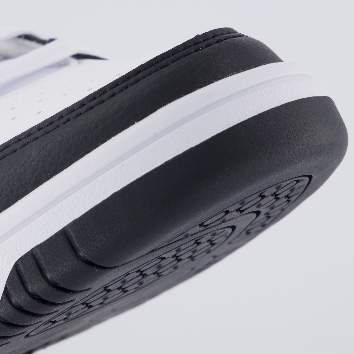 Tênis Puma Rebound V6 Feminino Preto e Rosa Preto/Rosa 8