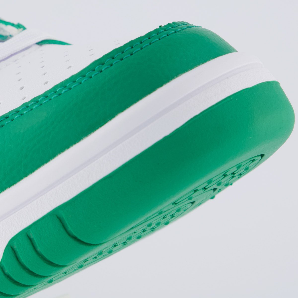 Tênis Puma Rebound V6 Juvenil Branco e Verde Verde 8