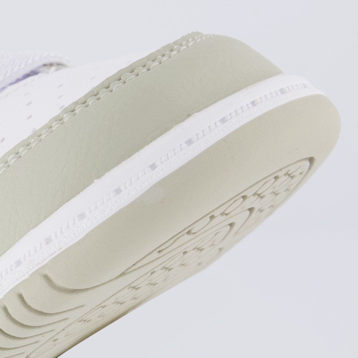 Tênis Puma Rebound V6 LO Infantil Branco e Bege Branco 8