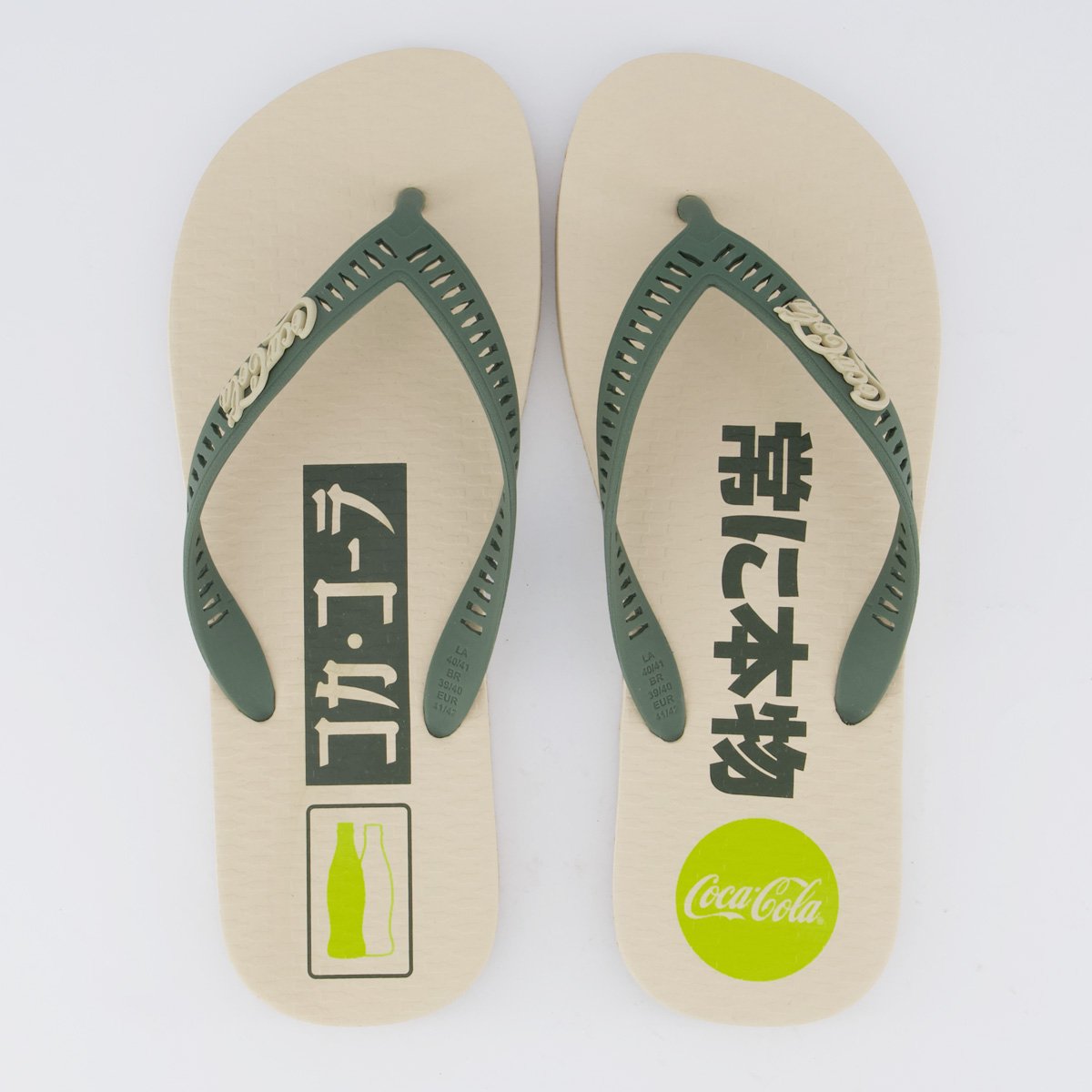 Chinelo Coca Cola Kanpai Off White e Verde