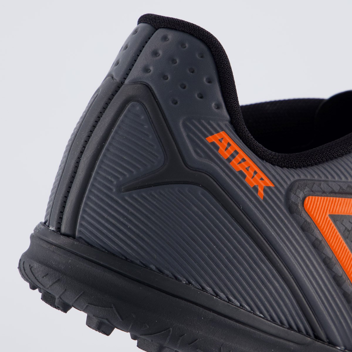 Chuteira Umbro Attak III Society Preta e Cinza Preto 6