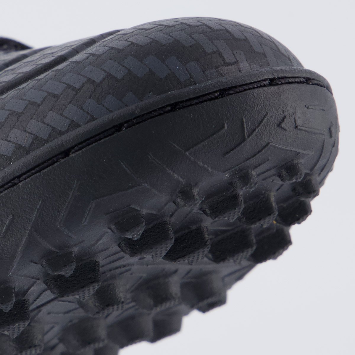 Chuteira Umbro Attak III Society Preta e Cinza Preto 8