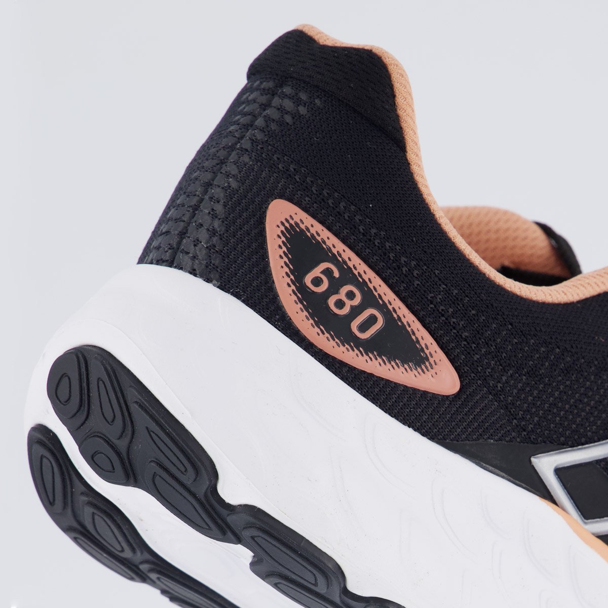 Tênis New Balance Fresh Foam 680 V8 Feminino Preto e Rosé Preto 6