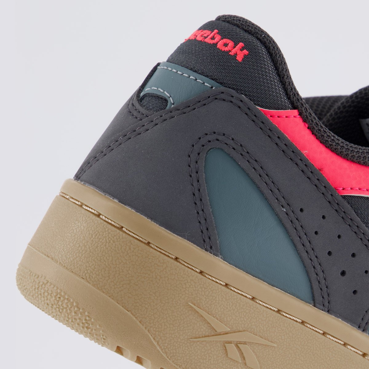 Tênis Reebok ATR Chill Cinza Cinza 6