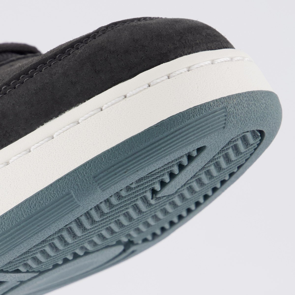 Tênis Reebok BB 4000 II Preto Preto 8