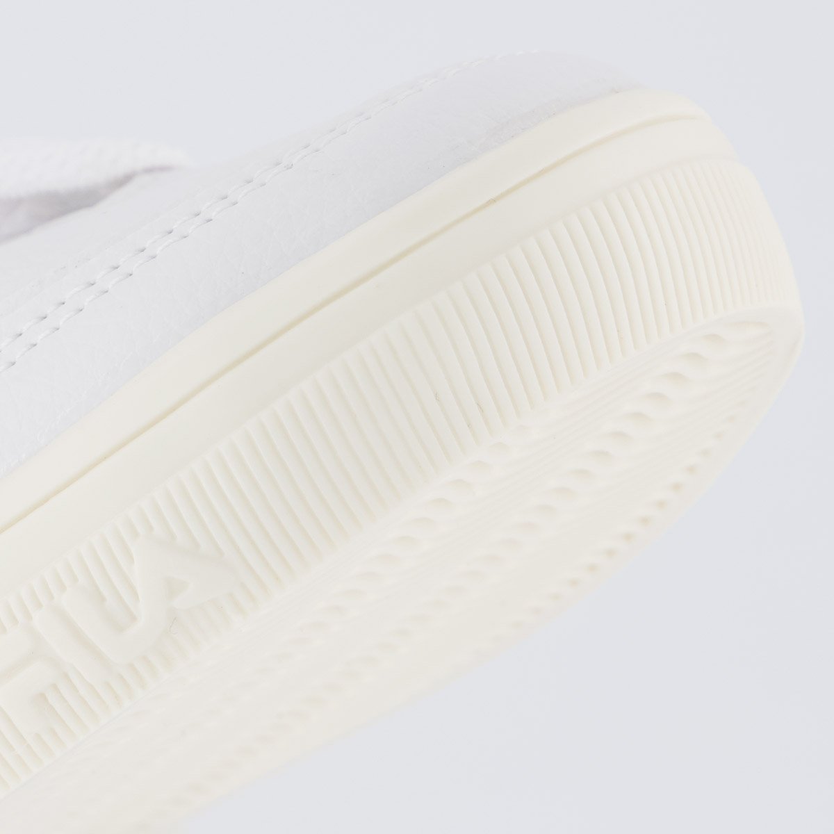 Tênis Fila Vortex Feminino Branco e Marinho Branco 8