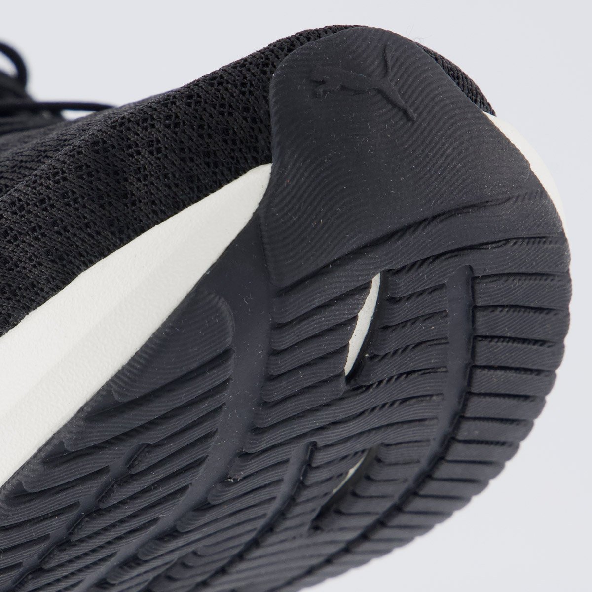 Tenis Puma Pouce Lite Feminino Preto e Dourado Preto 8