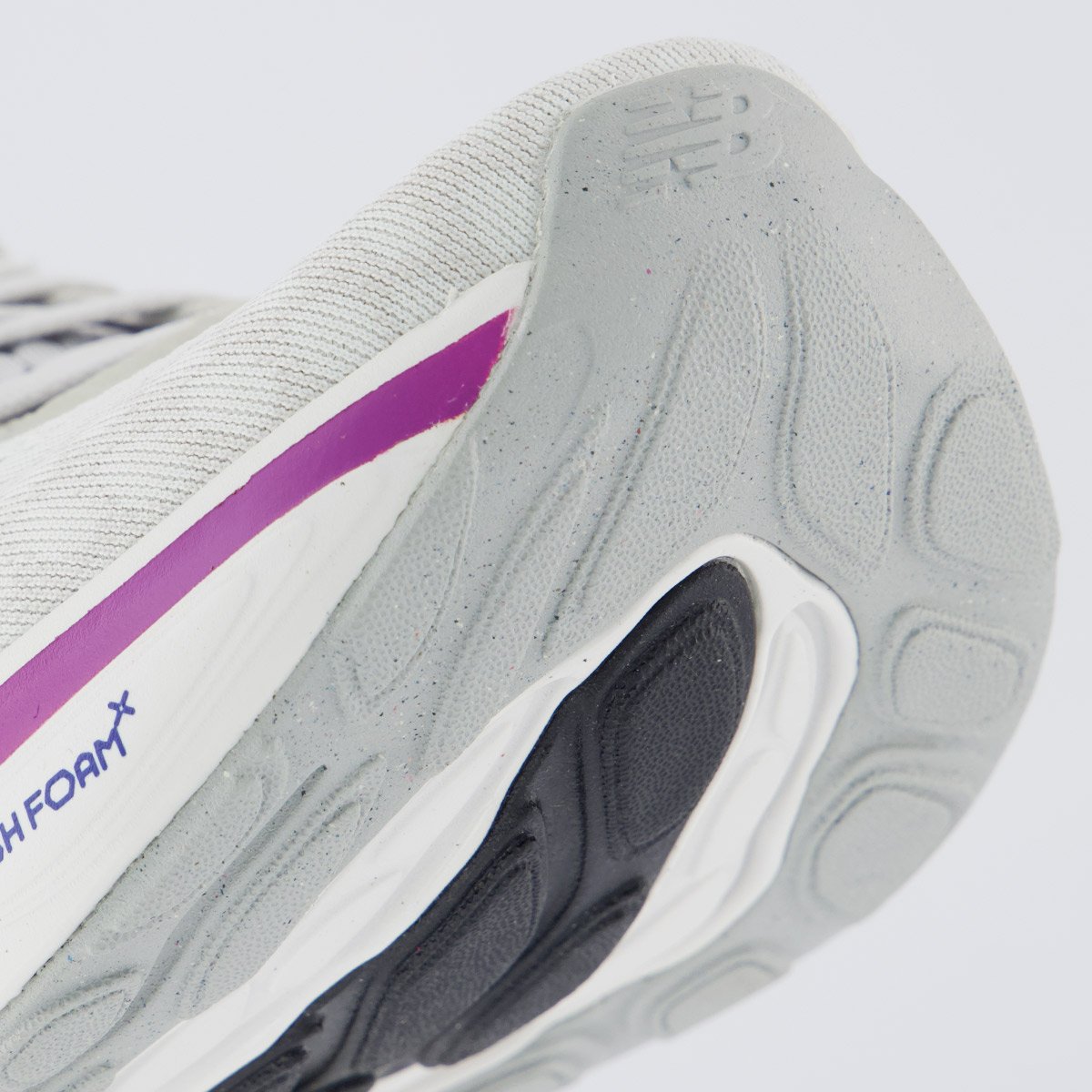 Tênis New Balance Fresh Foam X 1080 V14 Feminino Cinza Claro Branco 8