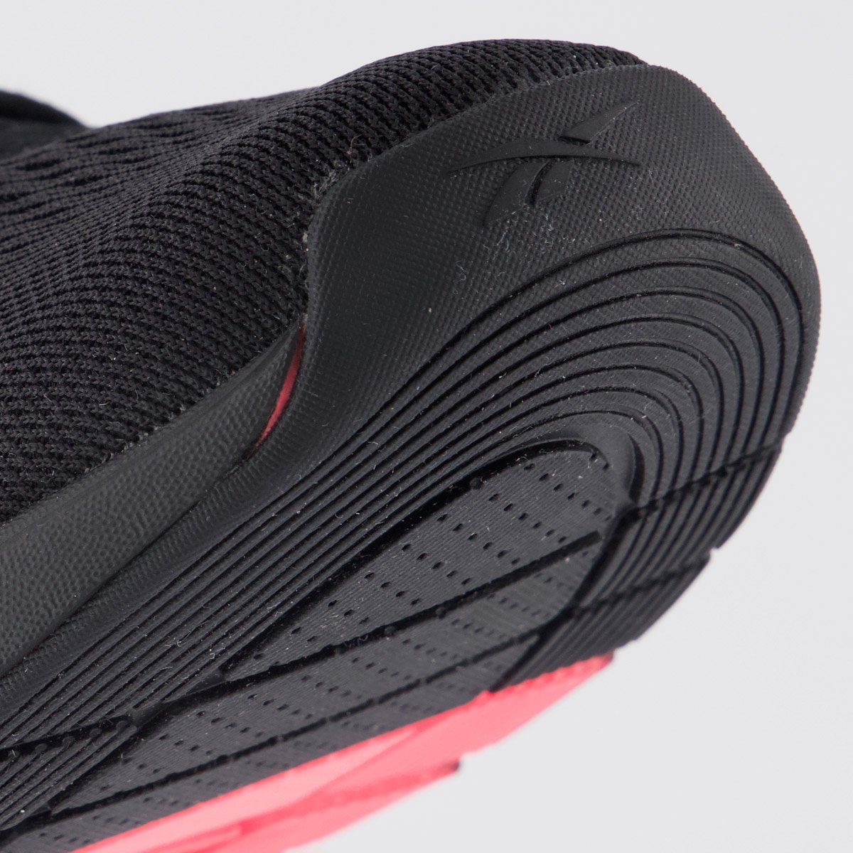 Tênis Reebok Nano Gym Feminino Preto e Rosa