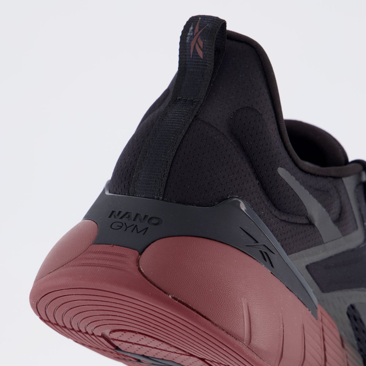 Tênis Reebok Nano Gym Preto e Bordô