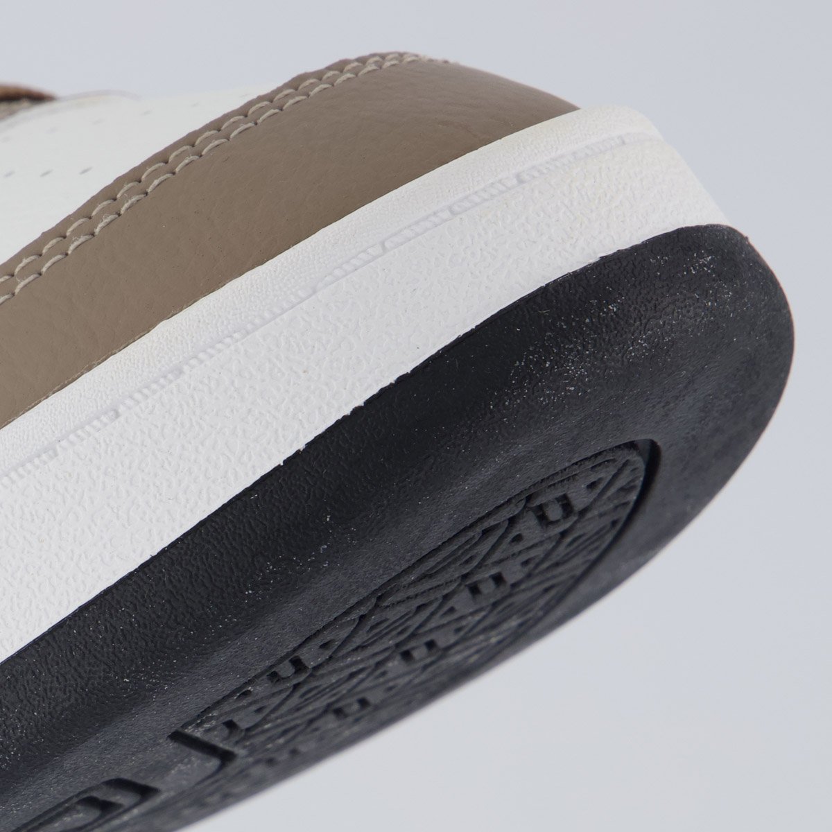 Tênis Puma Caven 2.0 BDP Branco e Marrom Marrom/Branco 8