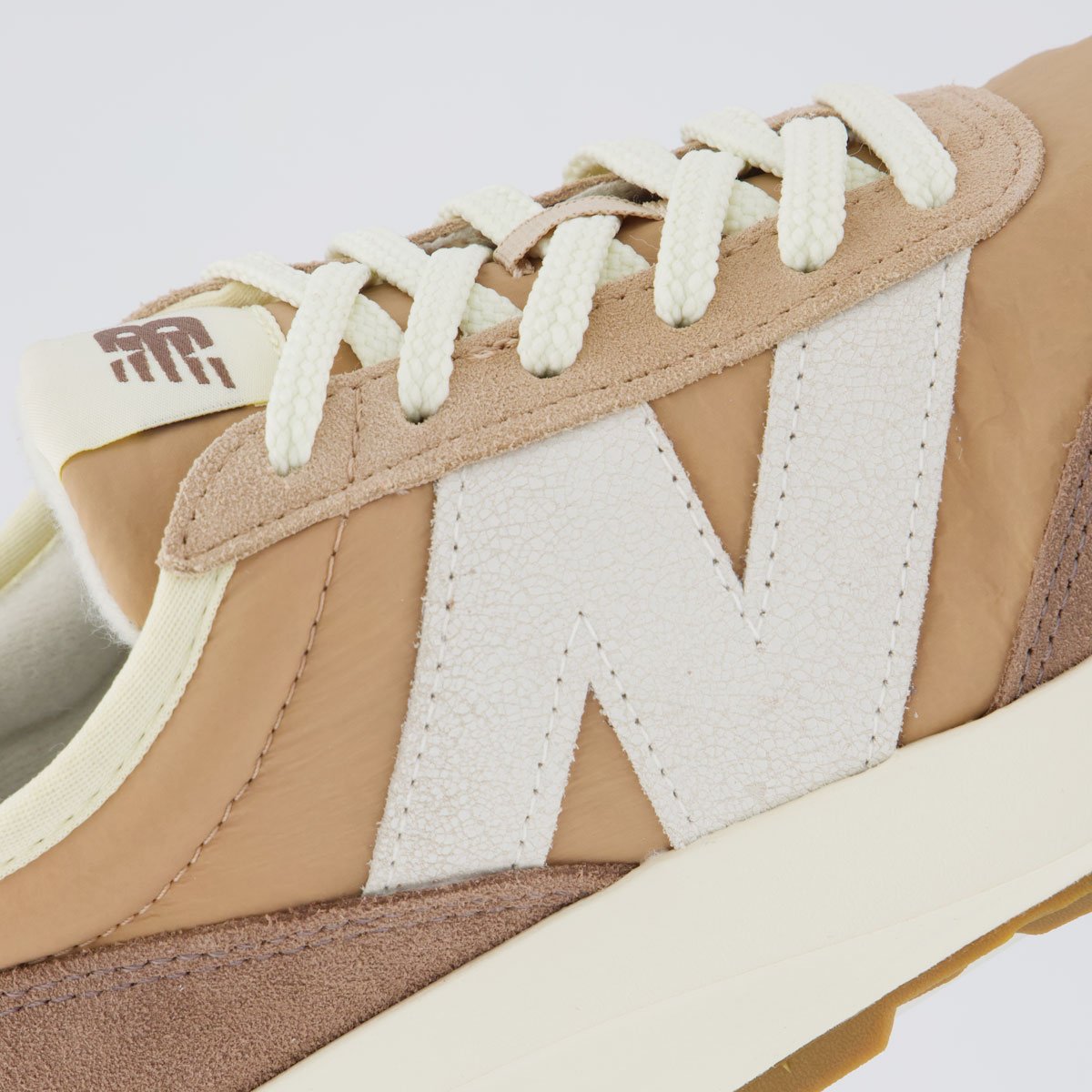 Tênis New Balance 370 V1 Marrom e Off-White Marrom 7