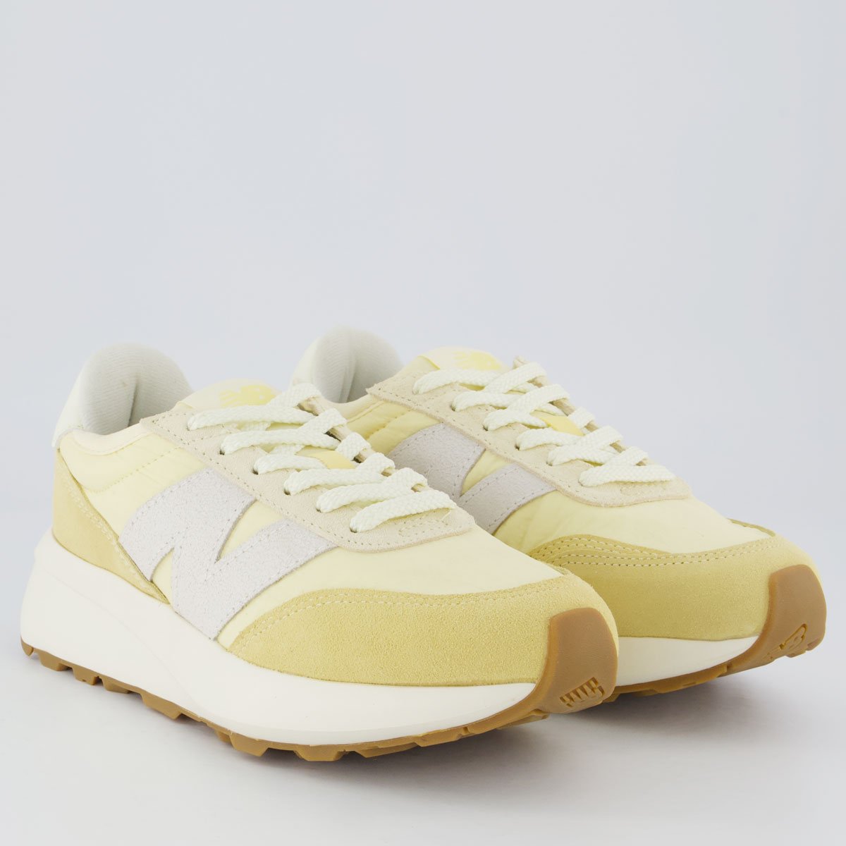Tênis New Balance 370 V1 Feminino Bege e Amarelo Amarelo 2