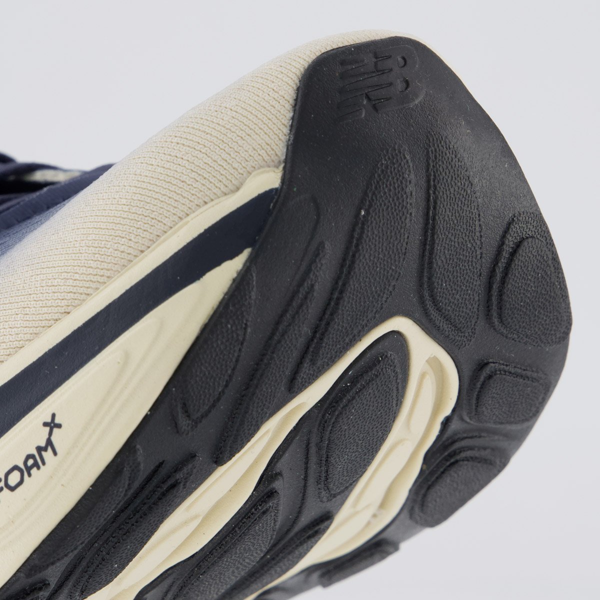 Tênis New Balance Fresh Foam X 1080 V14 Azul Marinho Bege/Azul Marinho 8