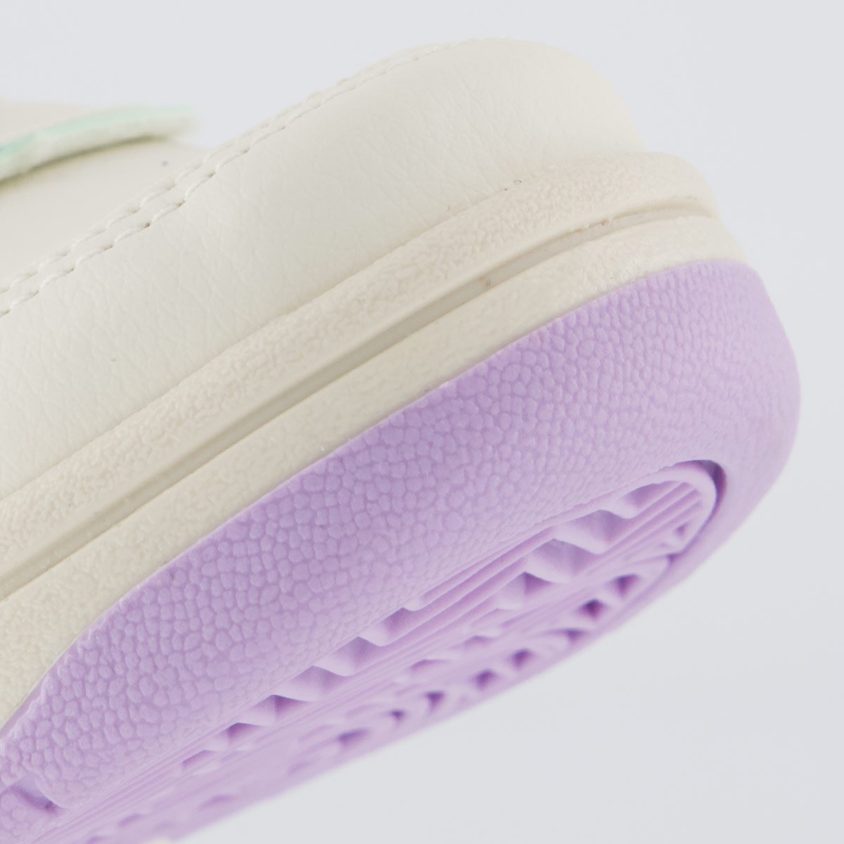 Tênis Disney Stitch Color Juvenil Off White e Lilás Branco 8