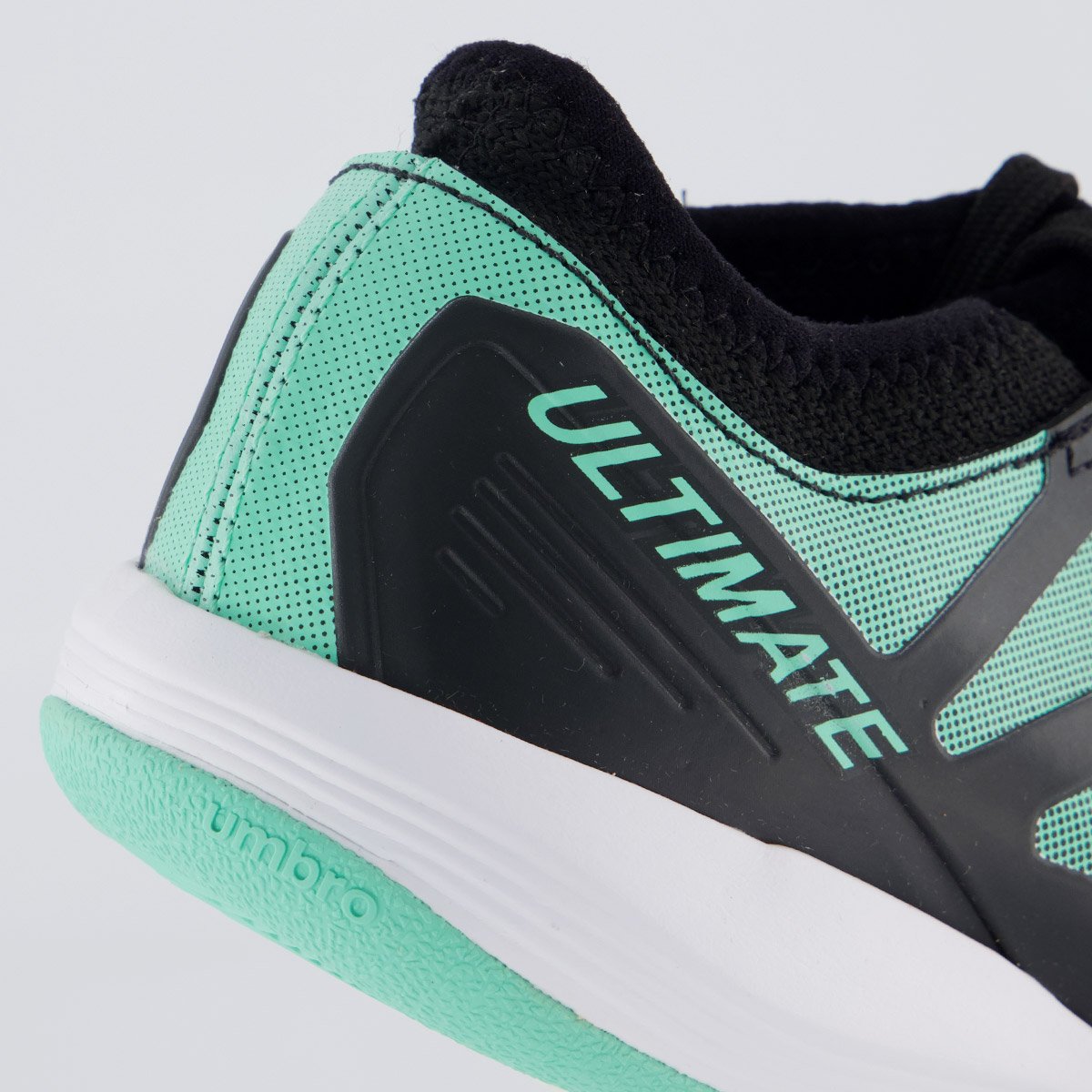Chuteira Umbro Ultimate Futsal Juvenil Preta e Branca Preto 6