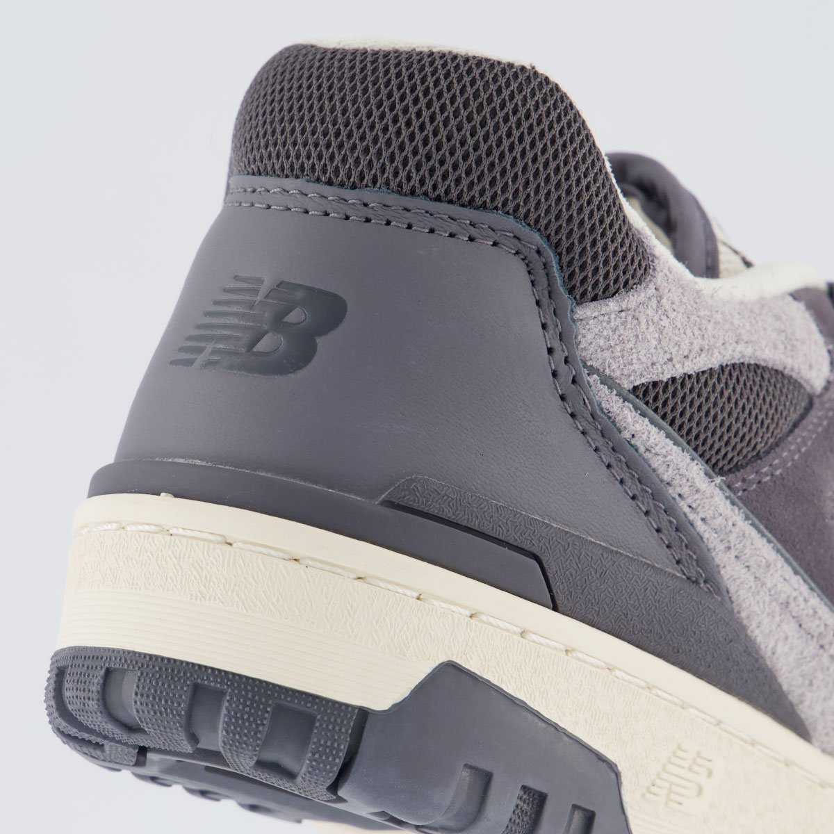 Tênis New Balance 550 Grafite Cinza 6