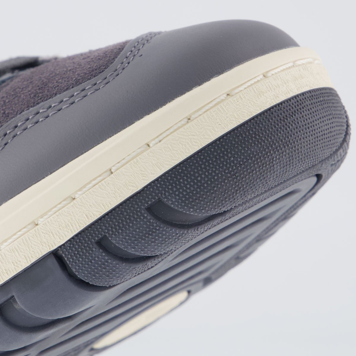 Tênis New Balance 550 Grafite Cinza 8