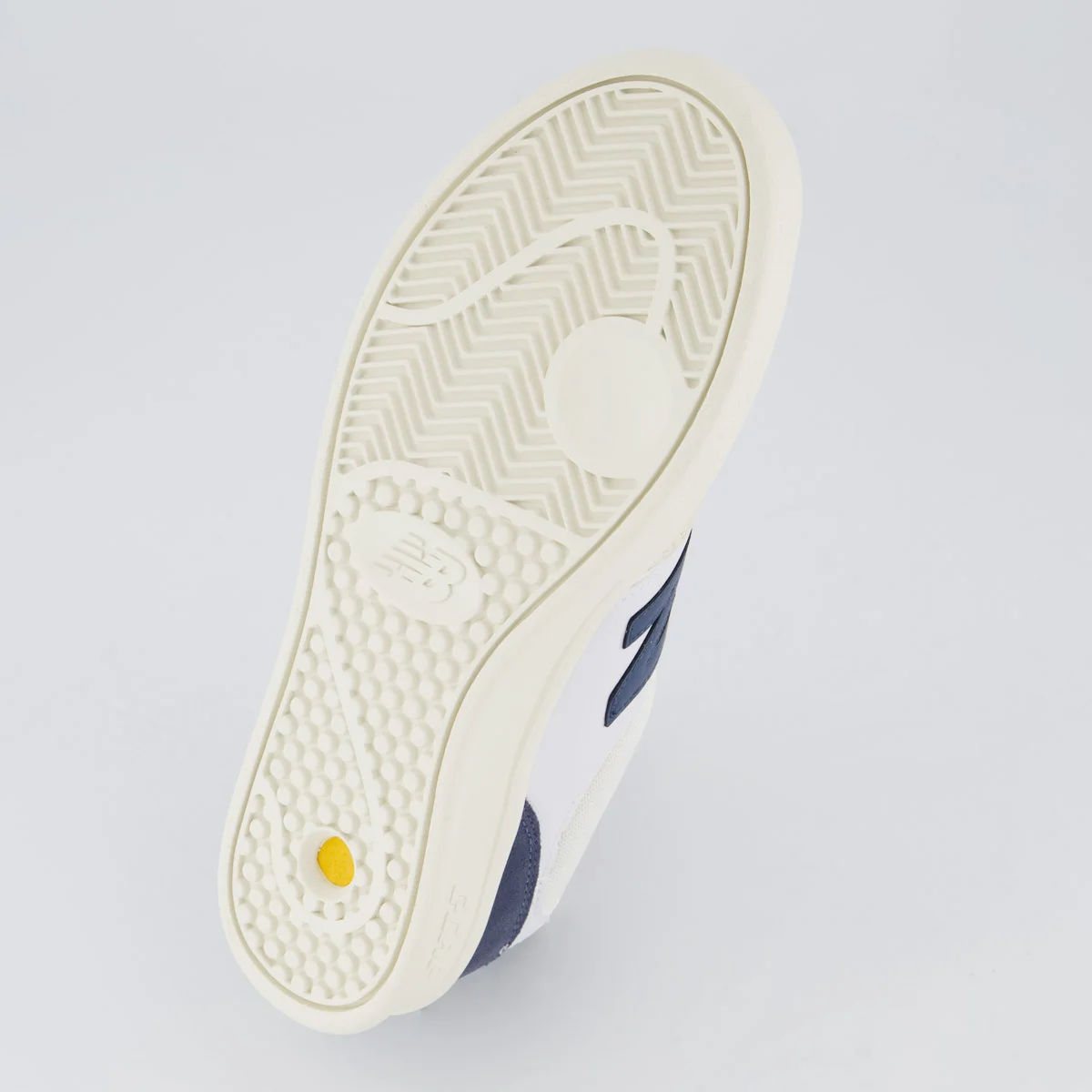 Tênis New Balance CT300 V2 Bege e Marinho Bege 5