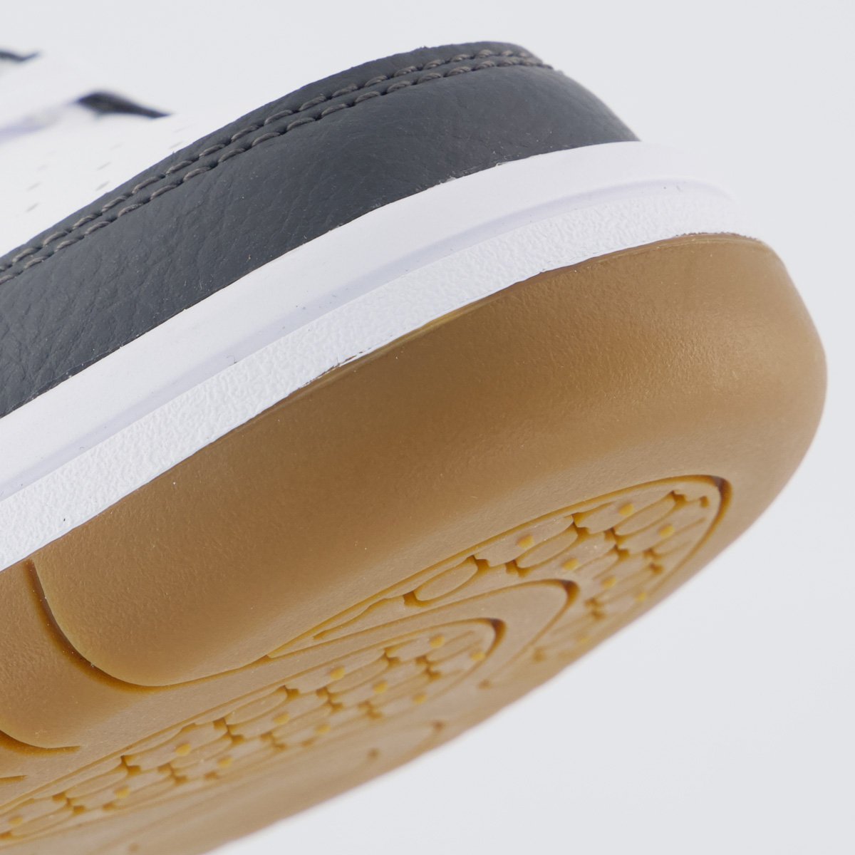 Tênis Puma Rebound V6 LO Juvenil Chumbo e Branco Cinza 8