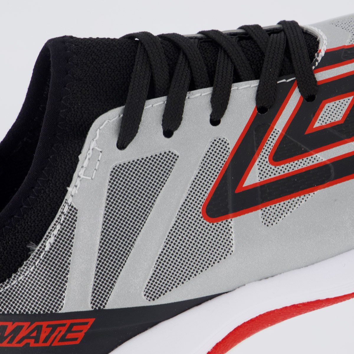 Chuteira Umbro Ultimate Futsal Juvenil Prata e Vermelha Cinza 7