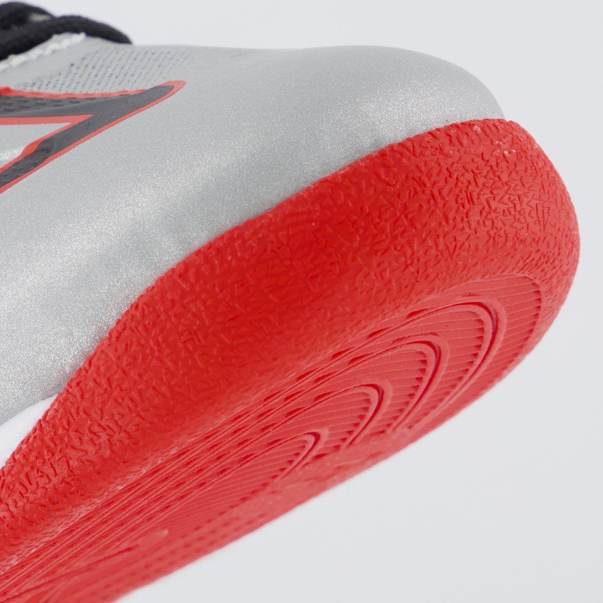 Chuteira Umbro Ultimate Futsal Juvenil Prata e Vermelha Cinza 8