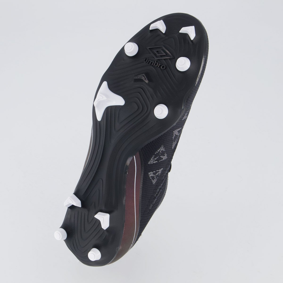 Chuteira Umbro Velocita Decimo Premier Campo Preta e Branca Preto 5